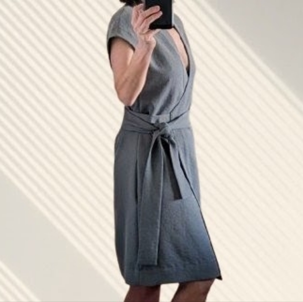 Simon's Icone Green Wrap Midi Dress with Tie Waist & Pockets Size XS.